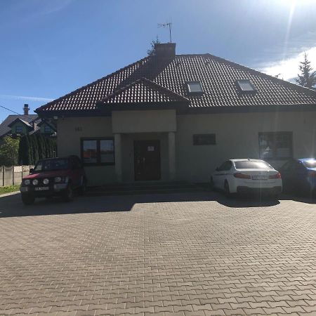 Klimatyzowane Apartamenty I Pokoje Przy Targach Kielce Ngoại thất bức ảnh