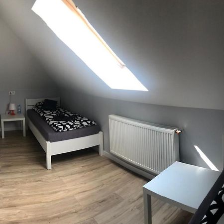 Klimatyzowane Apartamenty I Pokoje Przy Targach Kielce Ngoại thất bức ảnh