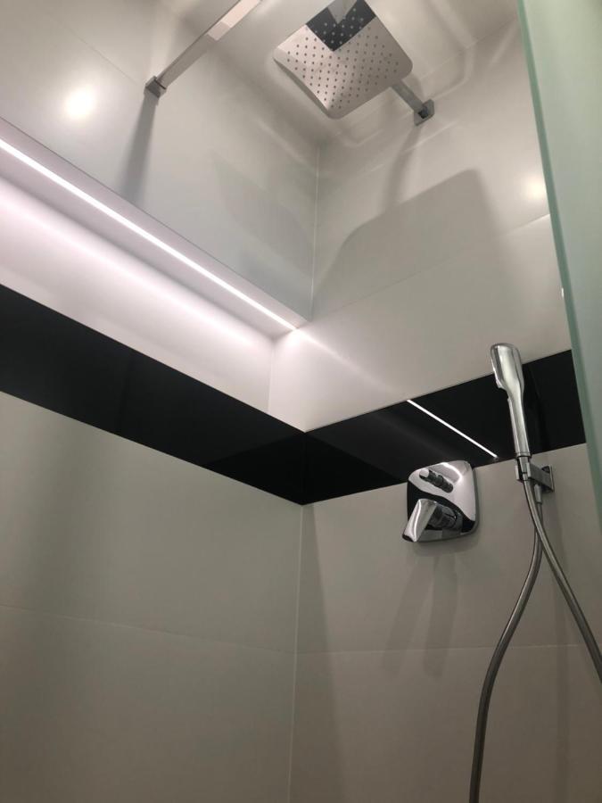 Klimatyzowane Apartamenty I Pokoje Przy Targach Kielce Ngoại thất bức ảnh