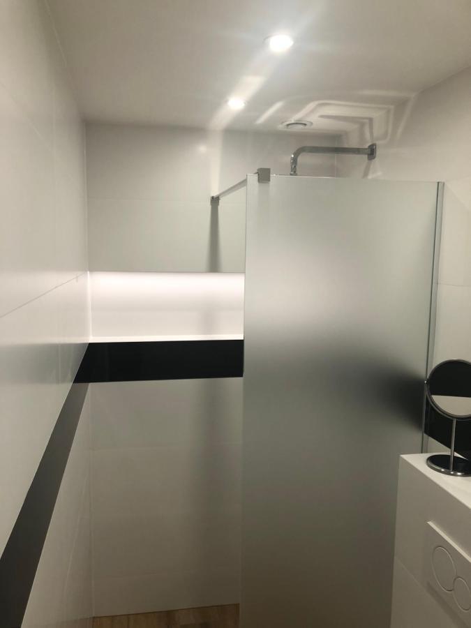 Klimatyzowane Apartamenty I Pokoje Przy Targach Kielce Ngoại thất bức ảnh