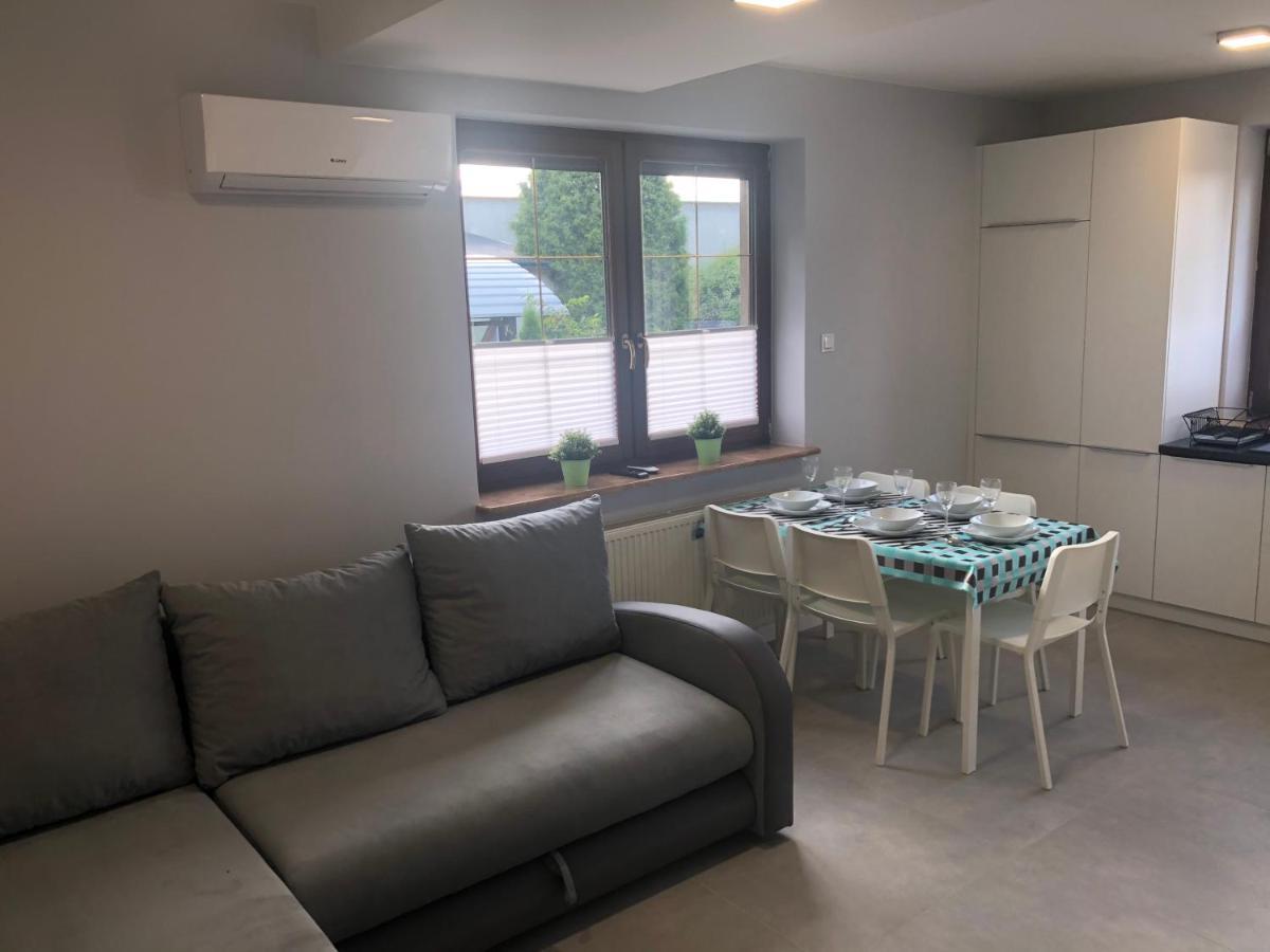 Klimatyzowane Apartamenty I Pokoje Przy Targach Kielce Ngoại thất bức ảnh