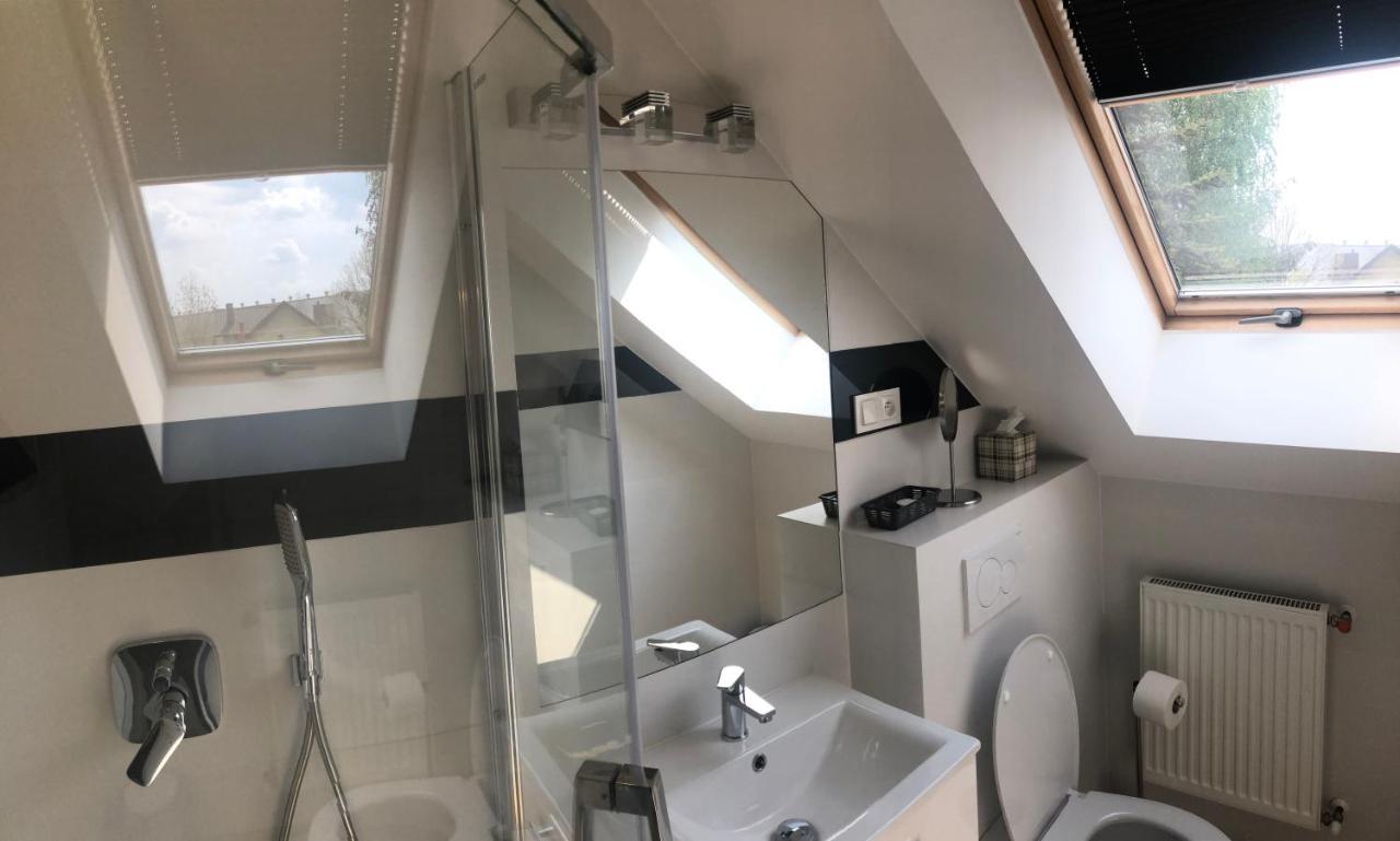 Klimatyzowane Apartamenty I Pokoje Przy Targach Kielce Ngoại thất bức ảnh