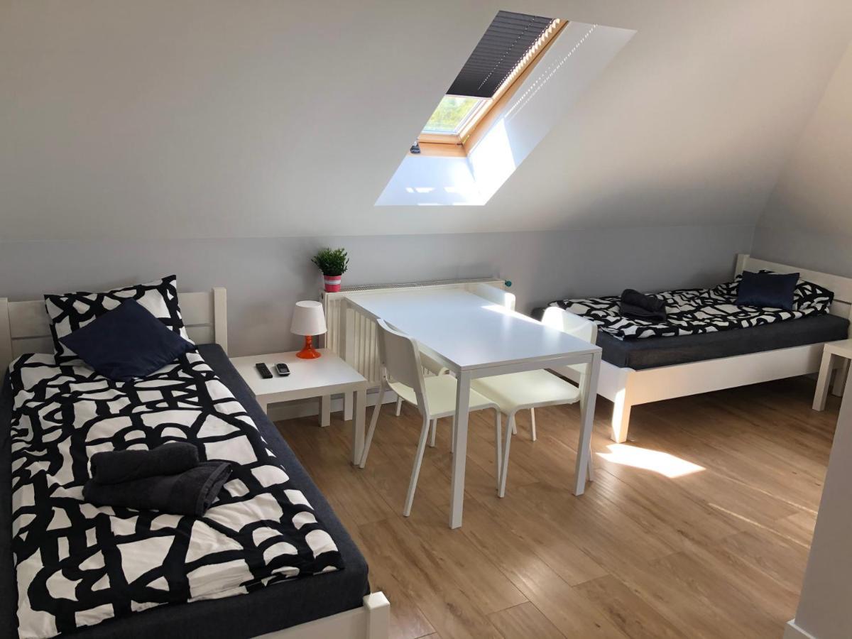 Klimatyzowane Apartamenty I Pokoje Przy Targach Kielce Ngoại thất bức ảnh