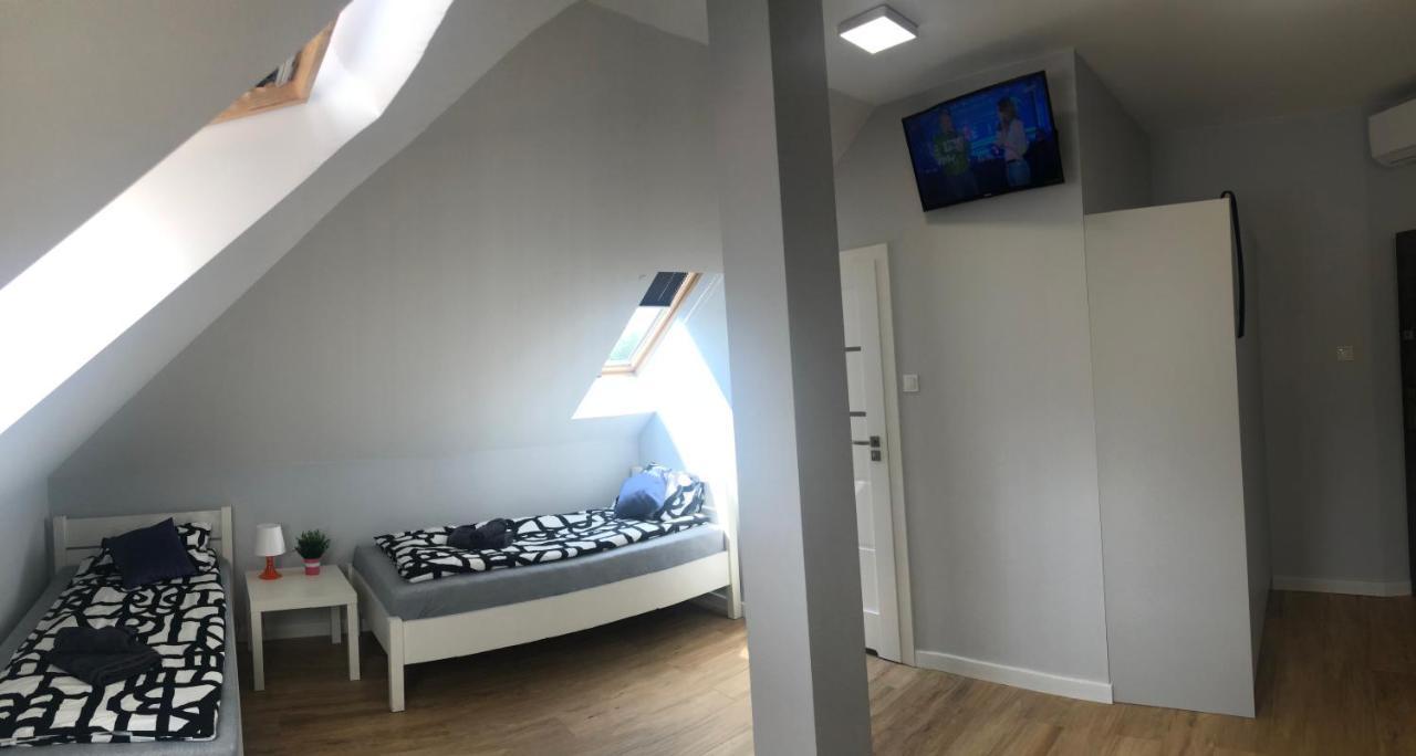 Klimatyzowane Apartamenty I Pokoje Przy Targach Kielce Ngoại thất bức ảnh