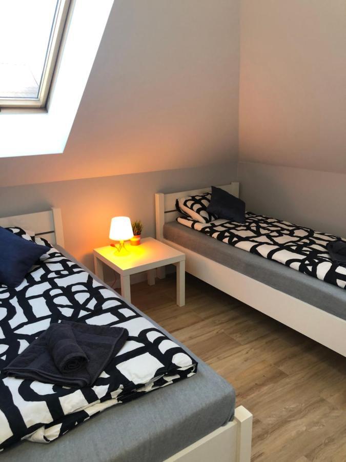 Klimatyzowane Apartamenty I Pokoje Przy Targach Kielce Ngoại thất bức ảnh