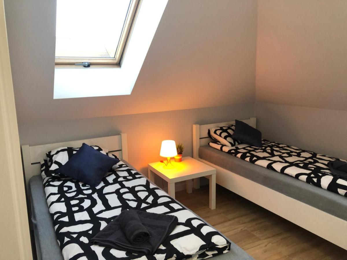Klimatyzowane Apartamenty I Pokoje Przy Targach Kielce Ngoại thất bức ảnh